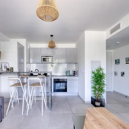 Seaside View 406 생로랑뒤바르