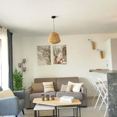 Seaside View 406 * 생로랑뒤바르